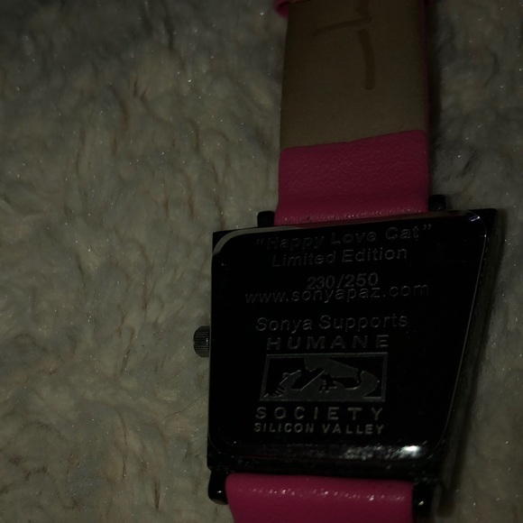 Sonya Paz Humane Society watch - Picture 4 of 4